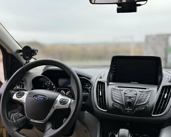 Жовтий Форд Ескейп, об'ємом двигуна 1.6 л та пробігом 272 тис. км за 9800 $, фото 7 на Automoto.ua