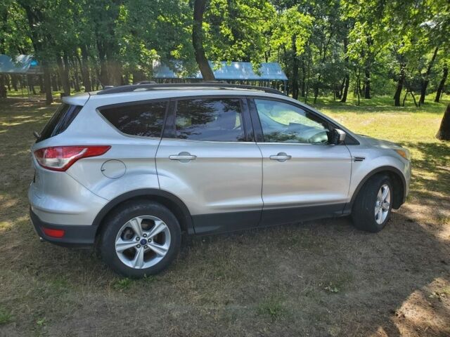 Серый Форд Эскейп, объемом двигателя 1.6 л и пробегом 259 тыс. км за 8900 $, фото 2 на Automoto.ua