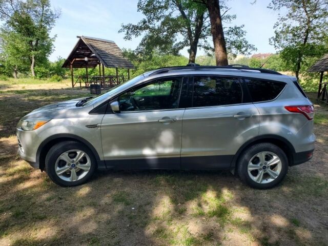 Сірий Форд Ескейп, об'ємом двигуна 1.6 л та пробігом 259 тис. км за 8900 $, фото 1 на Automoto.ua