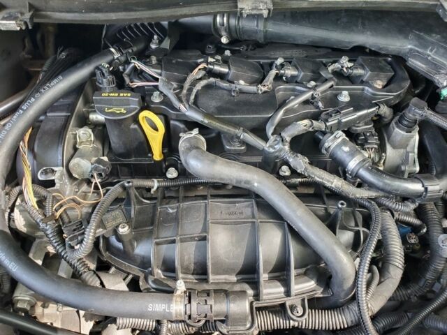 Серый Форд Эскейп, объемом двигателя 1.6 л и пробегом 259 тыс. км за 8900 $, фото 12 на Automoto.ua