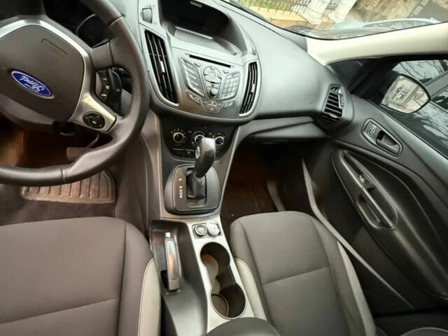 Серый Форд Эскейп, объемом двигателя 2.5 л и пробегом 250 тыс. км за 8700 $, фото 2 на Automoto.ua