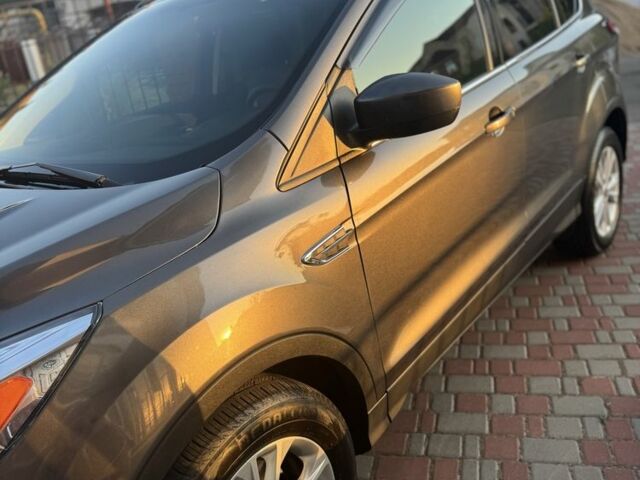 Серый Форд Эскейп, объемом двигателя 1.5 л и пробегом 125 тыс. км за 12800 $, фото 7 на Automoto.ua