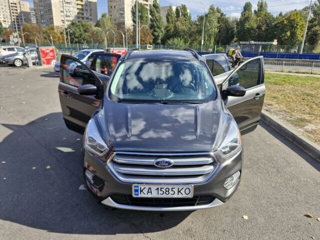 Серый Форд Эскейп, объемом двигателя 2 л и пробегом 79 тыс. км за 14780 $, фото 1 на Automoto.ua