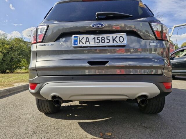 Серый Форд Эскейп, объемом двигателя 2 л и пробегом 79 тыс. км за 14780 $, фото 2 на Automoto.ua