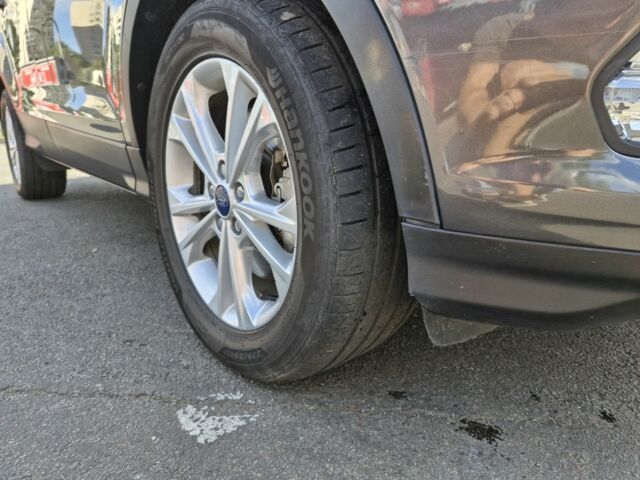 Серый Форд Эскейп, объемом двигателя 2 л и пробегом 79 тыс. км за 14780 $, фото 6 на Automoto.ua