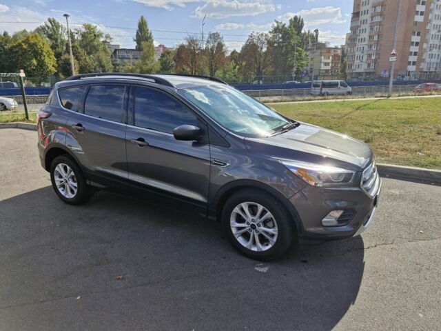 Серый Форд Эскейп, объемом двигателя 2 л и пробегом 79 тыс. км за 14780 $, фото 4 на Automoto.ua