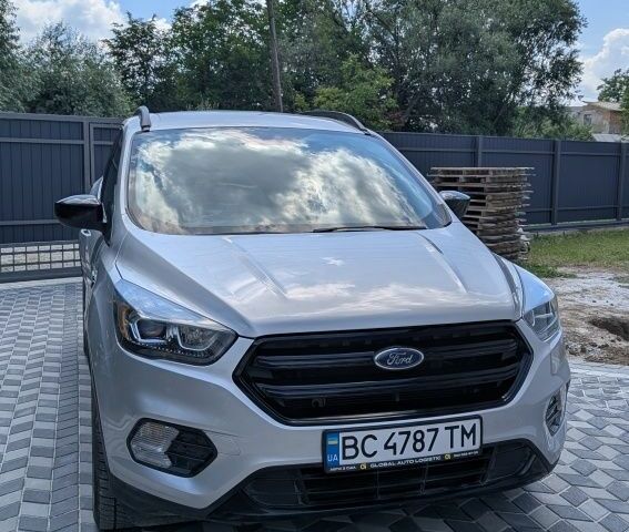Сірий Форд Ескейп, об'ємом двигуна 1.5 л та пробігом 96 тис. км за 13831 $, фото 1 на Automoto.ua