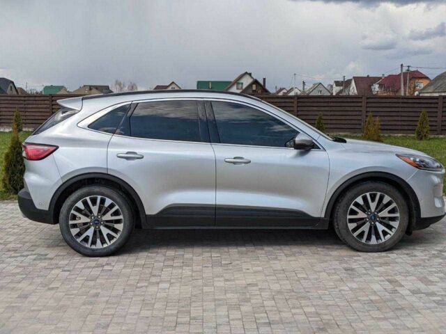 Серый Форд Эскейп, объемом двигателя 2.5 л и пробегом 119 тыс. км за 15000 $, фото 2 на Automoto.ua