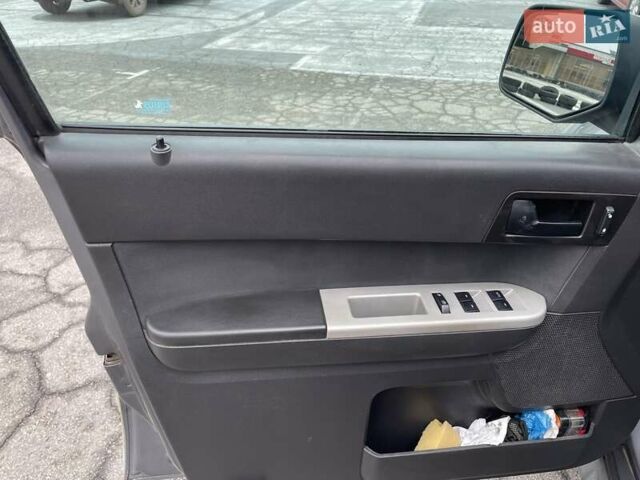 Серый Форд Эскейп, объемом двигателя 2.97 л и пробегом 154 тыс. км за 9000 $, фото 18 на Automoto.ua