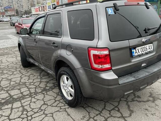 Серый Форд Эскейп, объемом двигателя 2.97 л и пробегом 154 тыс. км за 9000 $, фото 13 на Automoto.ua