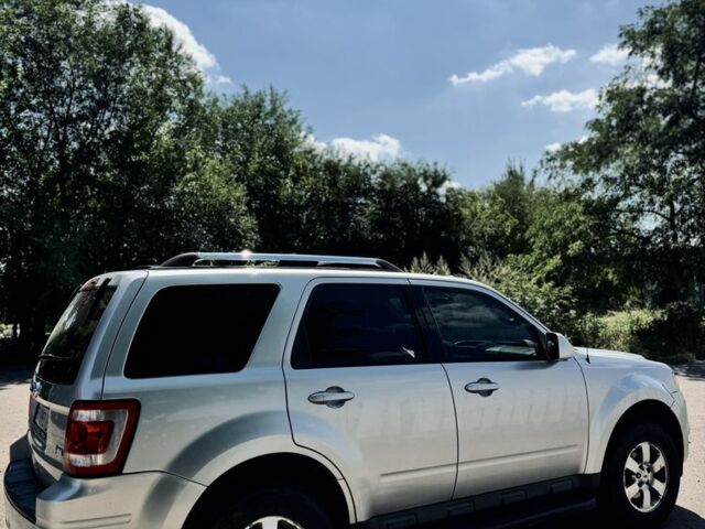 Серый Форд Эскейп, объемом двигателя 3 л и пробегом 218 тыс. км за 9000 $, фото 3 на Automoto.ua