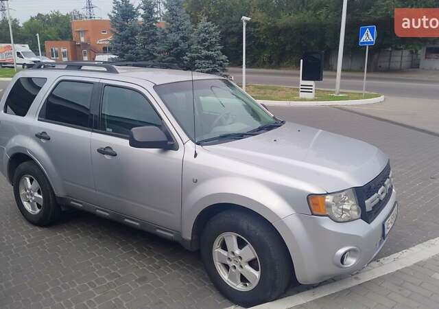 Серый Форд Эскейп, объемом двигателя 2.5 л и пробегом 338 тыс. км за 8500 $, фото 5 на Automoto.ua