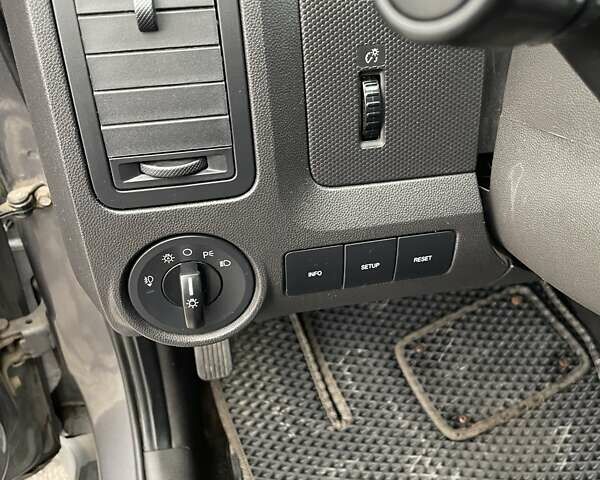 Серый Форд Эскейп, объемом двигателя 2.97 л и пробегом 154 тыс. км за 9000 $, фото 11 на Automoto.ua