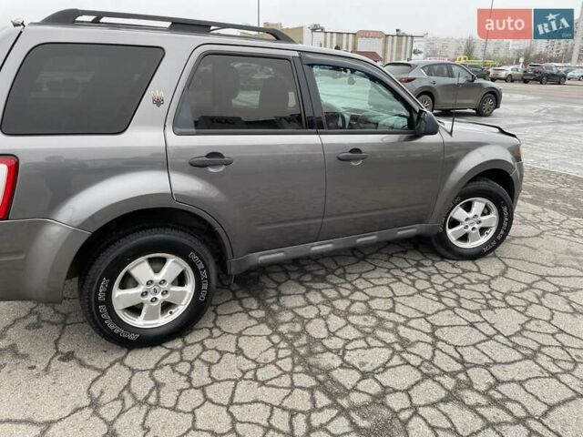 Серый Форд Эскейп, объемом двигателя 2.97 л и пробегом 154 тыс. км за 9000 $, фото 1 на Automoto.ua