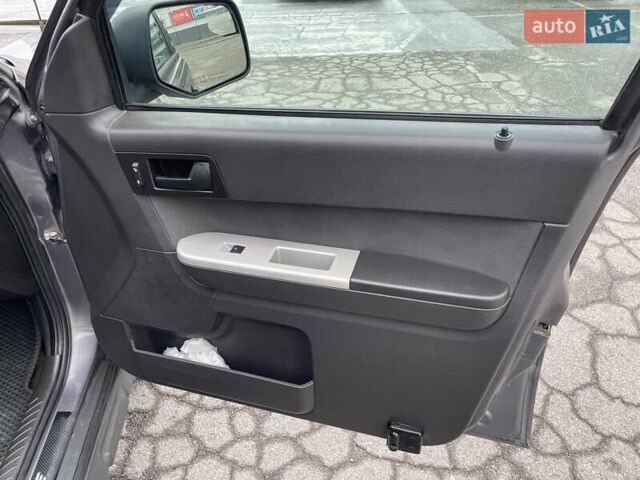 Серый Форд Эскейп, объемом двигателя 2.97 л и пробегом 154 тыс. км за 9000 $, фото 24 на Automoto.ua