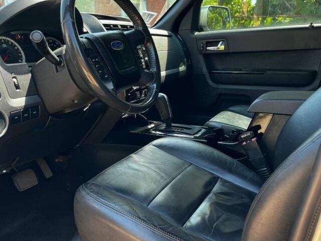 Серый Форд Эскейп, объемом двигателя 3 л и пробегом 218 тыс. км за 9000 $, фото 8 на Automoto.ua