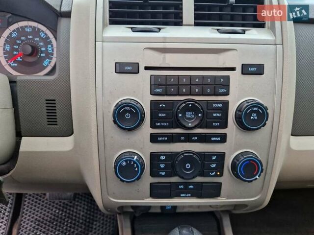 Серый Форд Эскейп, объемом двигателя 2.97 л и пробегом 210 тыс. км за 8500 $, фото 12 на Automoto.ua