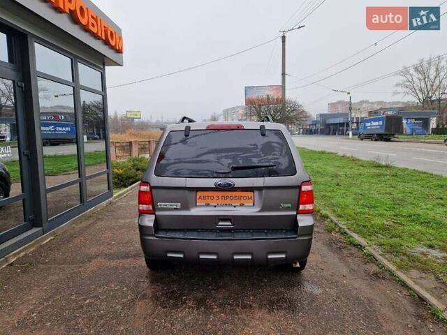 Серый Форд Эскейп, объемом двигателя 2.97 л и пробегом 210 тыс. км за 8500 $, фото 4 на Automoto.ua
