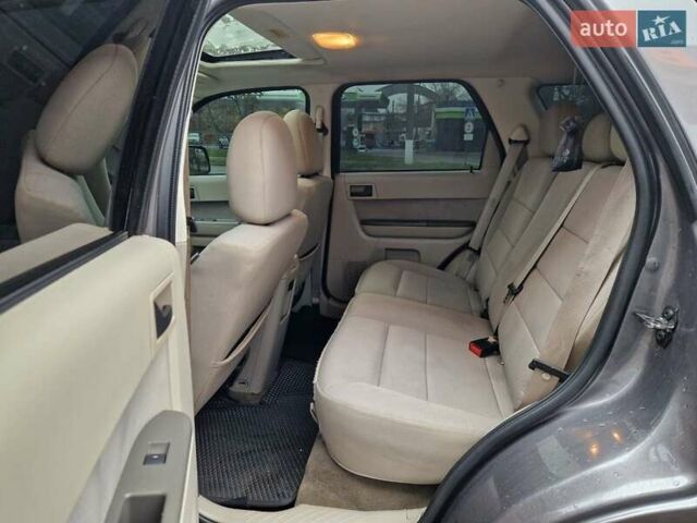 Серый Форд Эскейп, объемом двигателя 2.97 л и пробегом 210 тыс. км за 8500 $, фото 7 на Automoto.ua