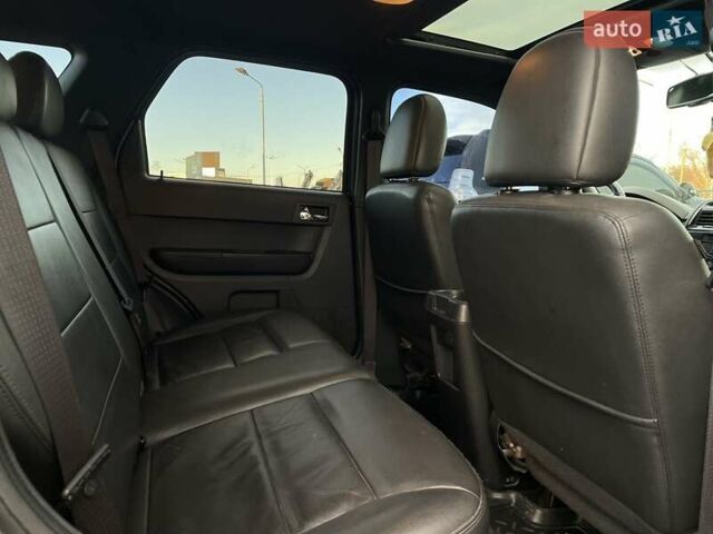 Серый Форд Эскейп, объемом двигателя 3 л и пробегом 208 тыс. км за 8700 $, фото 23 на Automoto.ua