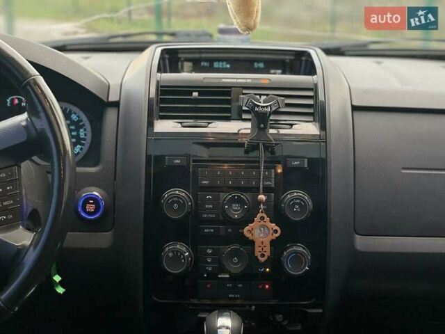 Серый Форд Эскейп, объемом двигателя 3 л и пробегом 208 тыс. км за 8700 $, фото 17 на Automoto.ua