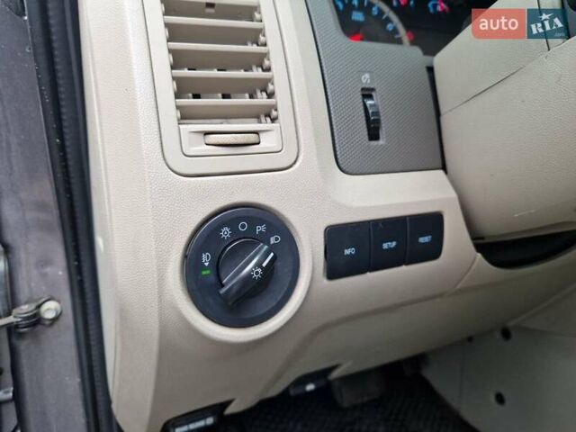 Серый Форд Эскейп, объемом двигателя 2.97 л и пробегом 210 тыс. км за 8500 $, фото 14 на Automoto.ua