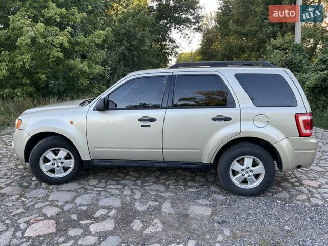 Серый Форд Эскейп, объемом двигателя 2.5 л и пробегом 312 тыс. км за 7750 $, фото 6 на Automoto.ua