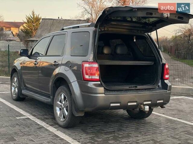 Серый Форд Эскейп, объемом двигателя 3 л и пробегом 208 тыс. км за 8700 $, фото 11 на Automoto.ua