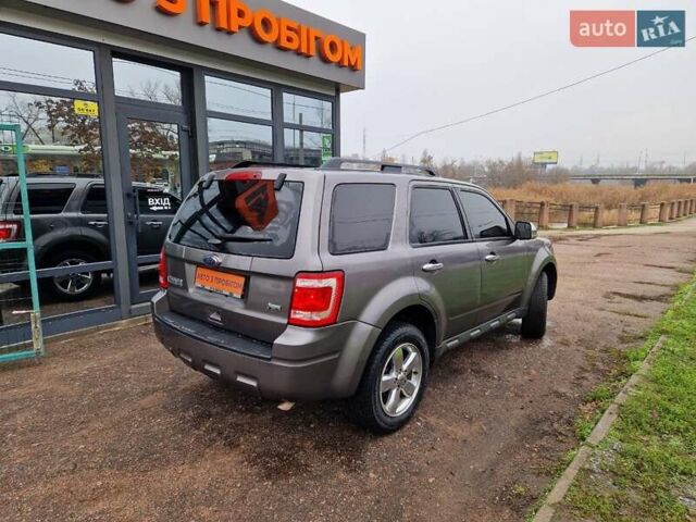 Серый Форд Эскейп, объемом двигателя 2.97 л и пробегом 210 тыс. км за 8500 $, фото 2 на Automoto.ua