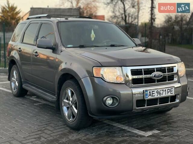 Серый Форд Эскейп, объемом двигателя 3 л и пробегом 208 тыс. км за 8700 $, фото 6 на Automoto.ua