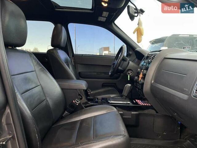 Серый Форд Эскейп, объемом двигателя 3 л и пробегом 208 тыс. км за 8700 $, фото 21 на Automoto.ua