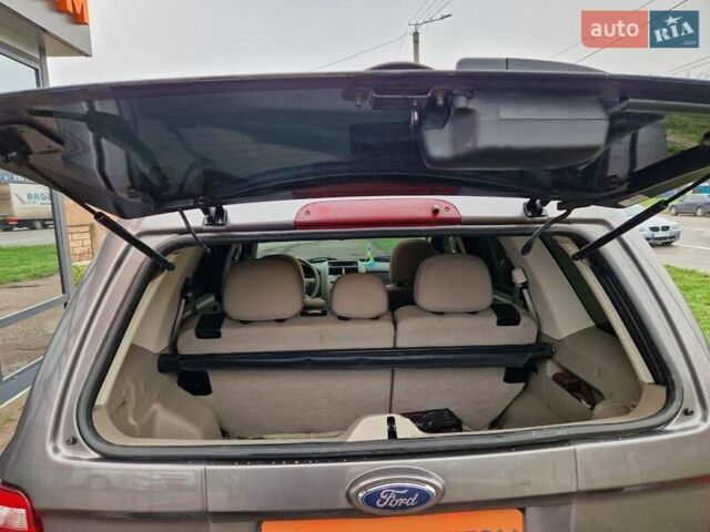Серый Форд Эскейп, объемом двигателя 2.97 л и пробегом 210 тыс. км за 8500 $, фото 5 на Automoto.ua