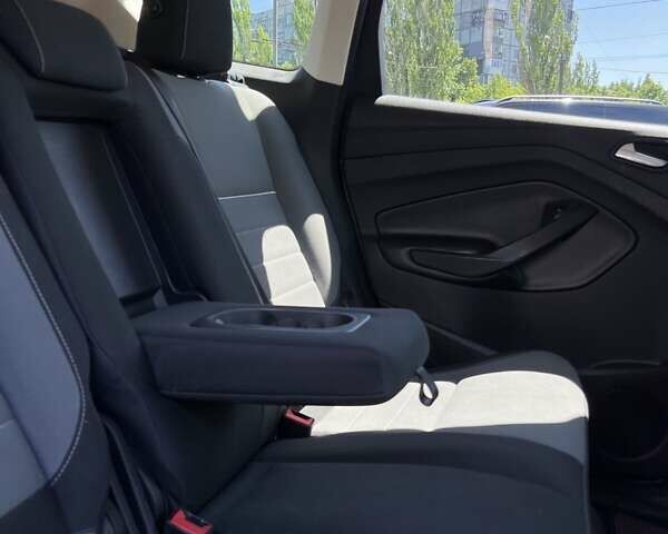 Серый Форд Эскейп, объемом двигателя 1.59 л и пробегом 196 тыс. км за 11200 $, фото 25 на Automoto.ua