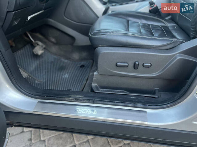 Серый Форд Эскейп, объемом двигателя 1.6 л и пробегом 140 тыс. км за 11000 $, фото 8 на Automoto.ua