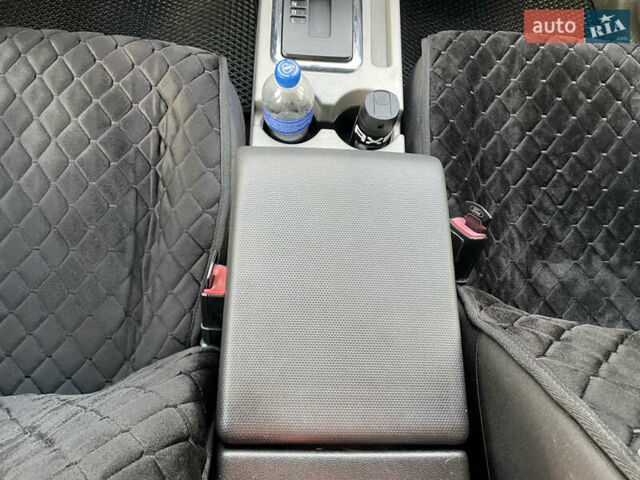 Серый Форд Эскейп, объемом двигателя 3 л и пробегом 150 тыс. км за 11800 $, фото 40 на Automoto.ua