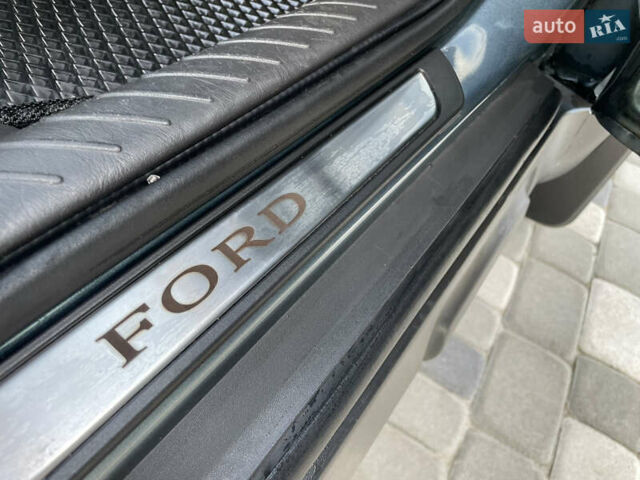 Серый Форд Эскейп, объемом двигателя 3 л и пробегом 150 тыс. км за 11800 $, фото 44 на Automoto.ua