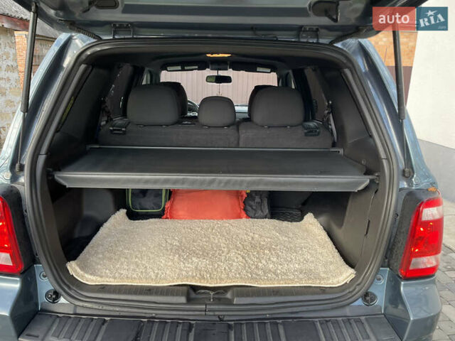 Серый Форд Эскейп, объемом двигателя 3 л и пробегом 150 тыс. км за 11800 $, фото 47 на Automoto.ua