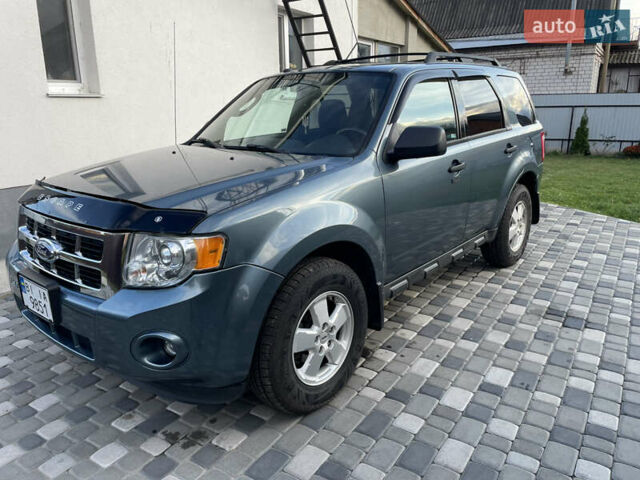 Серый Форд Эскейп, объемом двигателя 3 л и пробегом 150 тыс. км за 11800 $, фото 6 на Automoto.ua
