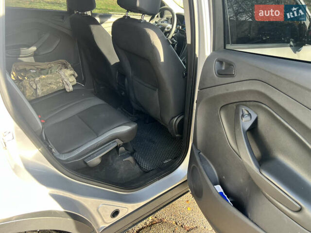 Форд Эскейп 2012 в Киеве на Automoto.ua Серый Форд Эскейп, объемом двигателя 2.5 л и пробегом 295 тыс. км за 9000 $, фото 16 на Automoto.ua