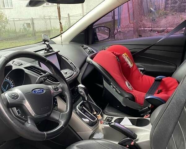 Серый Форд Эскейп, объемом двигателя 2 л и пробегом 240 тыс. км за 11000 $, фото 5 на Automoto.ua