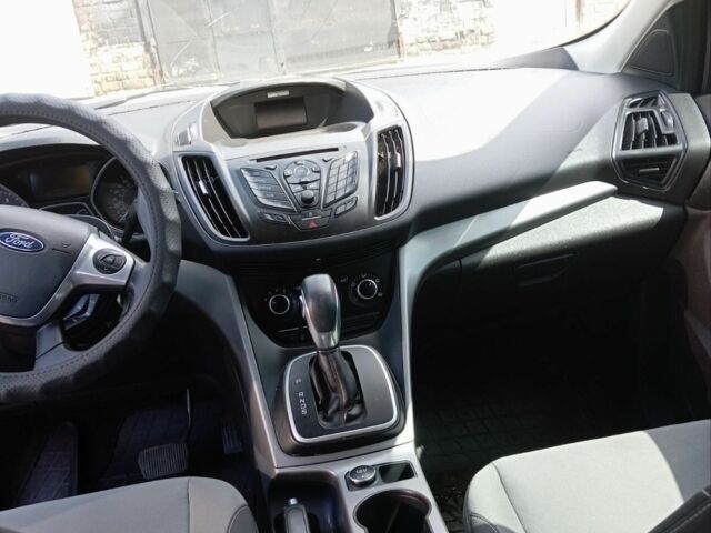 Сірий Форд Ескейп, об'ємом двигуна 1.6 л та пробігом 185 тис. км за 9000 $, фото 9 на Automoto.ua