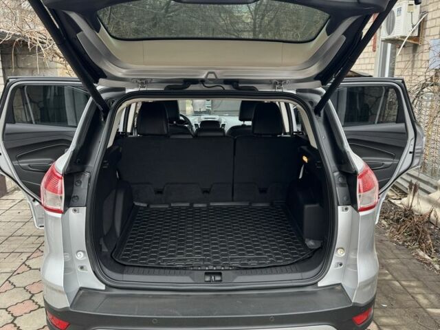 Серый Форд Эскейп, объемом двигателя 1.6 л и пробегом 2 тыс. км за 11000 $, фото 5 на Automoto.ua