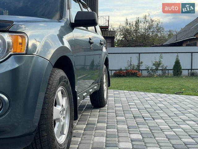 Серый Форд Эскейп, объемом двигателя 3 л и пробегом 150 тыс. км за 11800 $, фото 17 на Automoto.ua