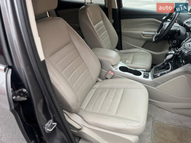 Серый Форд Эскейп, объемом двигателя 2 л и пробегом 145 тыс. км за 9500 $, фото 12 на Automoto.ua