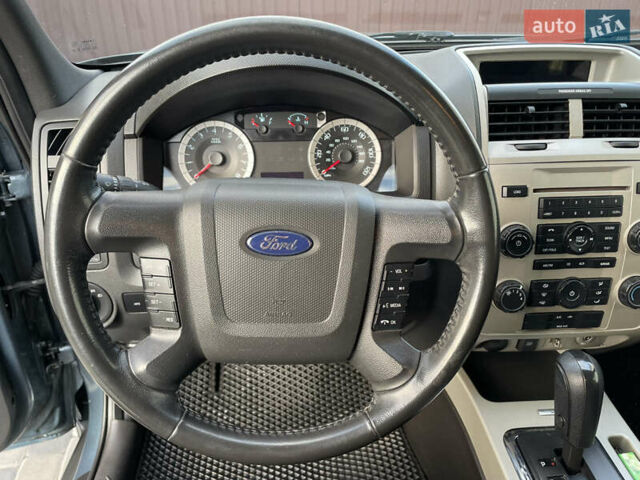 Серый Форд Эскейп, объемом двигателя 3 л и пробегом 150 тыс. км за 11800 $, фото 29 на Automoto.ua