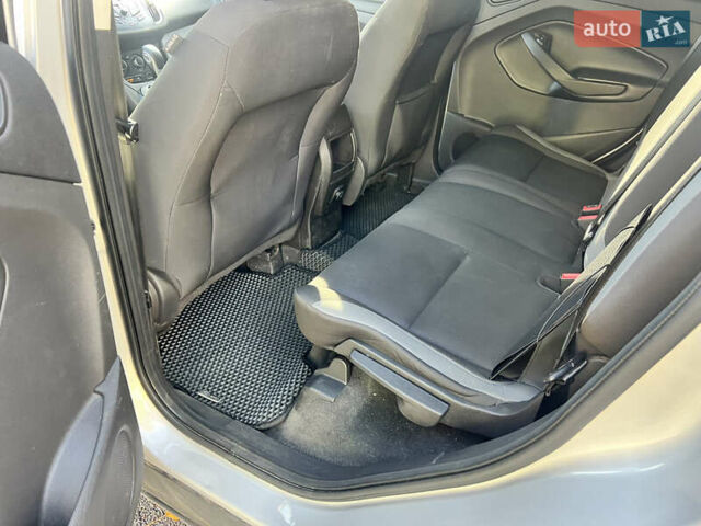 Форд Эскейп 2012 в Киеве на Automoto.ua Серый Форд Эскейп, объемом двигателя 2.5 л и пробегом 295 тыс. км за 9000 $, фото 17 на Automoto.ua
