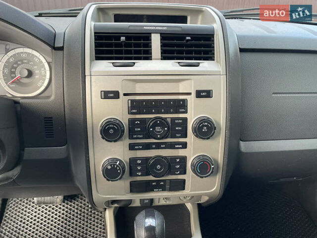 Серый Форд Эскейп, объемом двигателя 3 л и пробегом 150 тыс. км за 11800 $, фото 32 на Automoto.ua