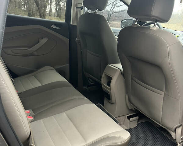 Серый Форд Эскейп, объемом двигателя 2 л и пробегом 217 тыс. км за 10800 $, фото 13 на Automoto.ua