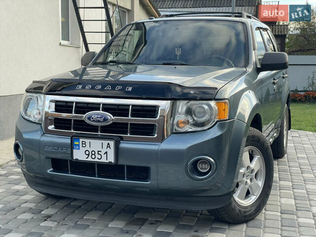 Серый Форд Эскейп, объемом двигателя 3 л и пробегом 150 тыс. км за 11800 $, фото 1 на Automoto.ua