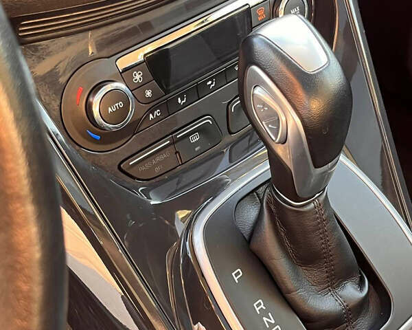 Сірий Форд Ескейп, об'ємом двигуна 2 л та пробігом 171 тис. км за 10500 $, фото 6 на Automoto.ua